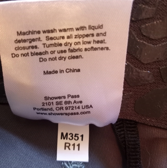 Showers Pass Mountain Bike Gravel Shorts w Grippy & Adjustable Inner Waist Band - Picture 7 of 8